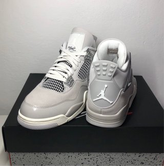 Jordan 4 Retro Frozen Moments