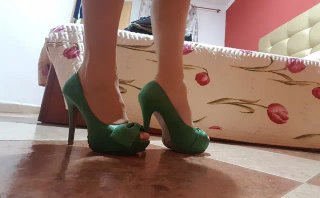 Zapatos tacón verde lazo peep toe