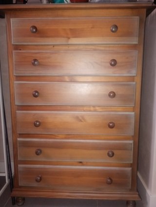 Cómoda de madera con 6 cajones