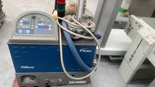 Grupo cola PUR Nordson