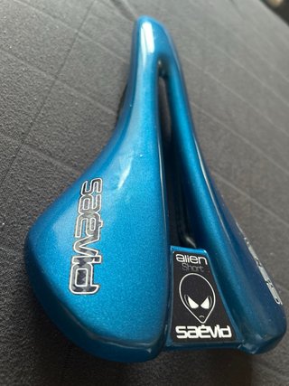 Sillín Saevid Alien Short Carbono Azul