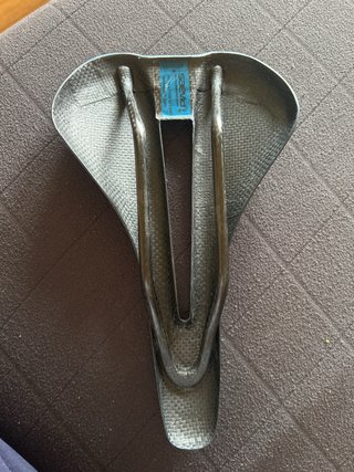 Sillín Saevid Alien Short Carbono Azul