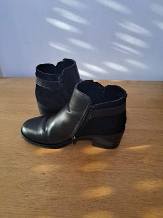 Botines negros