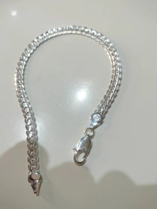 Pulsera de plata con eslabones