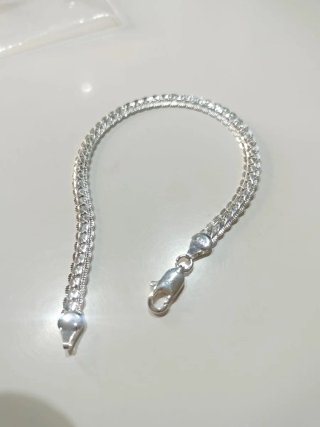Pulsera de plata con eslabones