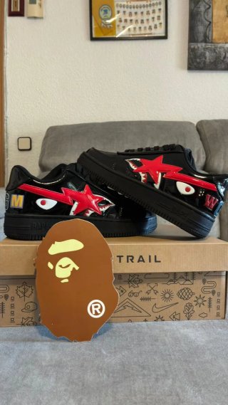 BAPE Bapestas Shark Negras y Rojas