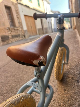 Bicicleta Little Dutch gris y marrón