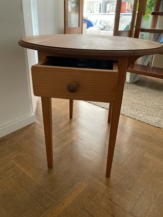 Mesita auxiliar de madera