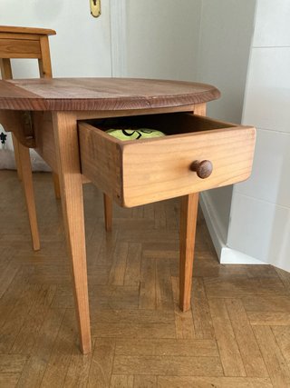 Mesita auxiliar de madera