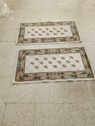 Alfombra de tela con diseño floral