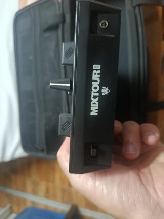 Reloop Mixtour Pro + Funda Rígida