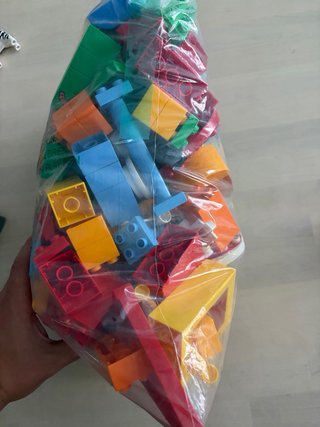 2 kg di lotto di pezzi LEGO DUPLO 2kg