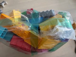 2 kg di lotto di pezzi LEGO DUPLO 2kg