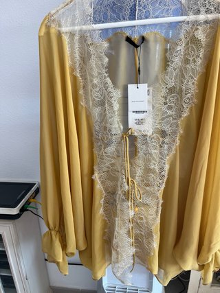 Blusa Zara encaje Talla M/L ZW colección