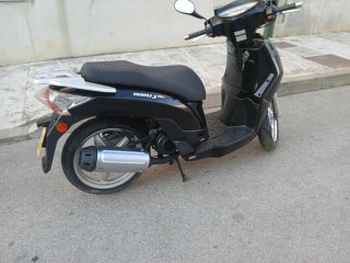 Kymco People S 50 Scooter Negra