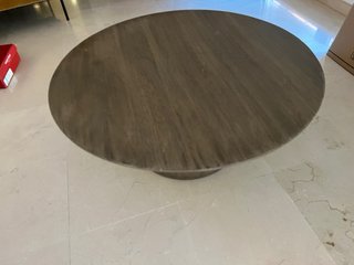 Mesa de centro redonda de madera