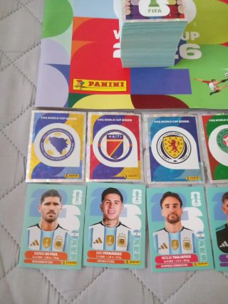 125 cromos FIFA World Cup 2026 DISTINTOS + ALBUM