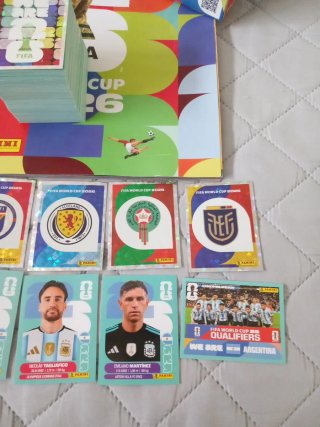 125 cromos FIFA World Cup 2026 DISTINTOS + ALBUM