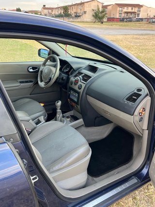 110.000 kms Renault megane 1.9 dci 120cv