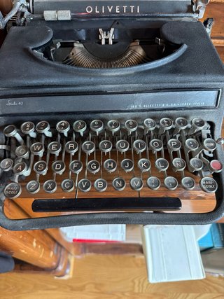 Máquina de escribir Olivetti Studio 42