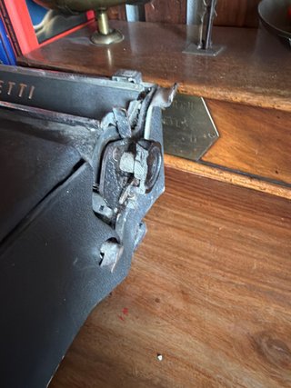 Máquina de escribir Olivetti Studio 42
