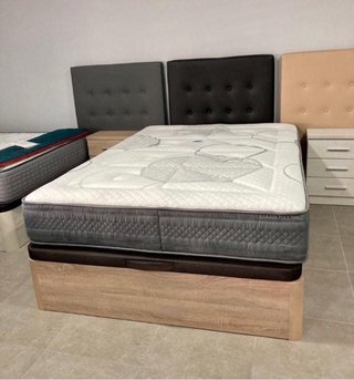 Offerta totale su set di letti e materassi in liquidazione!