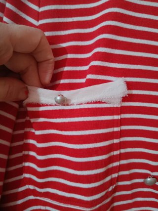 Chaqueta a rayas roja y blanca