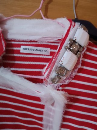 Chaqueta a rayas roja y blanca
