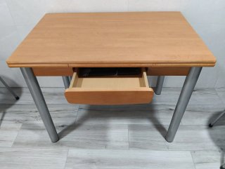 Mesa extensible de cocina con 2 sillas