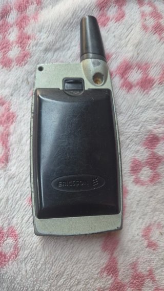 Ericsson T28s telefono cellulare vintage