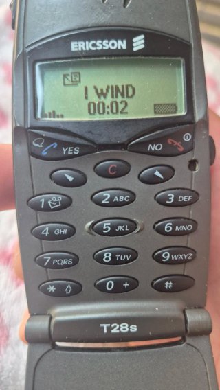 Ericsson T28s telefono cellulare vintage
