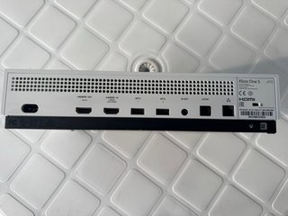 Xbox One S Blanca 500GB + Mando