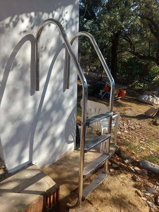 Escalera Piscina Acero Inoxidable 4 peldaños