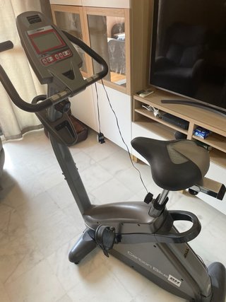 Bicicleta estática BH poco uso