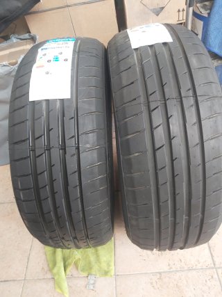 Juego 2 Neumáticos Sunny 215/55ZR17 98XL W
