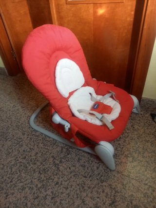 Hamaca Chicco Roja nueva, fija y con balanceo.