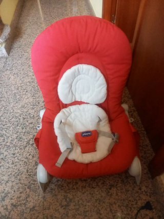 Hamaca Chicco Roja nueva, fija y con balanceo.