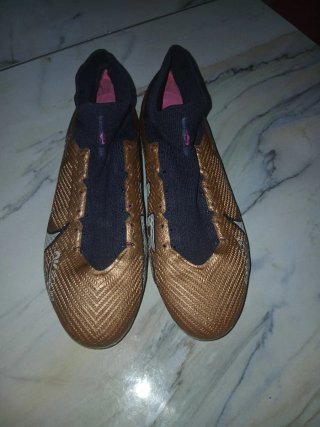 Botas de fútbol Nike Mercurial talla 39