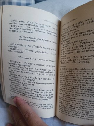 Libro  de literatura clásica