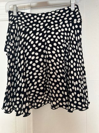Falda Zara lunares blanco y negro