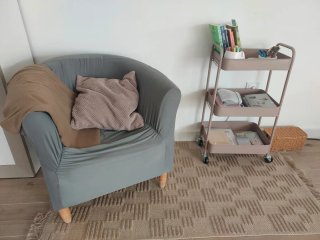Aparador moderno beige y blanco