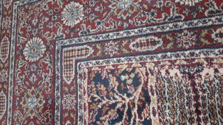 Alfombra azul y roja