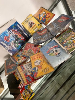 Lotto Topolino Disney vintage con gadget originali