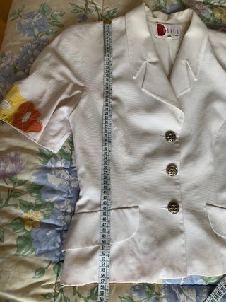 Traje de verano con falda en blanco. Talla 40
