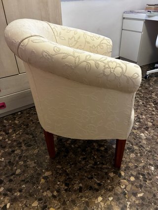 Poltrona per camera da letto in stile ciliegio