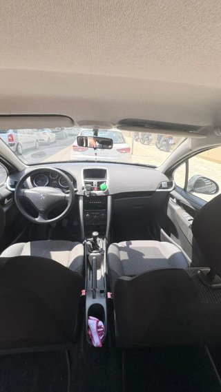 Peugeot 207 2011