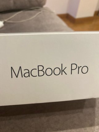 Caja MacBook Pro 13