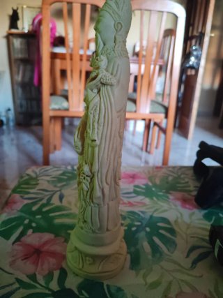 Figura china resina antigua tallada