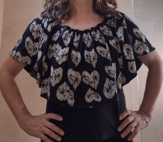 Top Verano Mujer con corazones blanco y negro