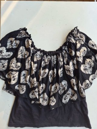 Top Verano Mujer con corazones blanco y negro